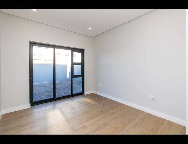4 BEDROOM FREEHOLD FOR SALE IN SANDOWN